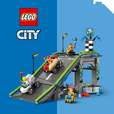 LEGO® City: izgalmas versenypálya szett, járművekkel és karakterekkel, hogy a gyerekek átélhessék a városi kalandok izgalmát.