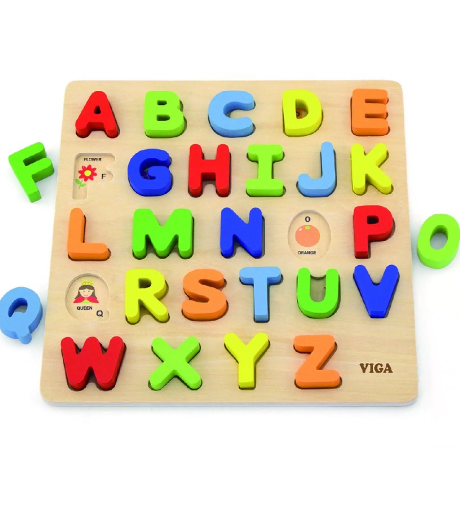 Színes fa 3D puzzle nagybetűkkel, mely segíti a gyermekeket az ábécé megtanulásában. A darabok eltávolíthatók, és a betűk alatt illusztrációk találhatók, amelyek megkönnyítik a tanulást.