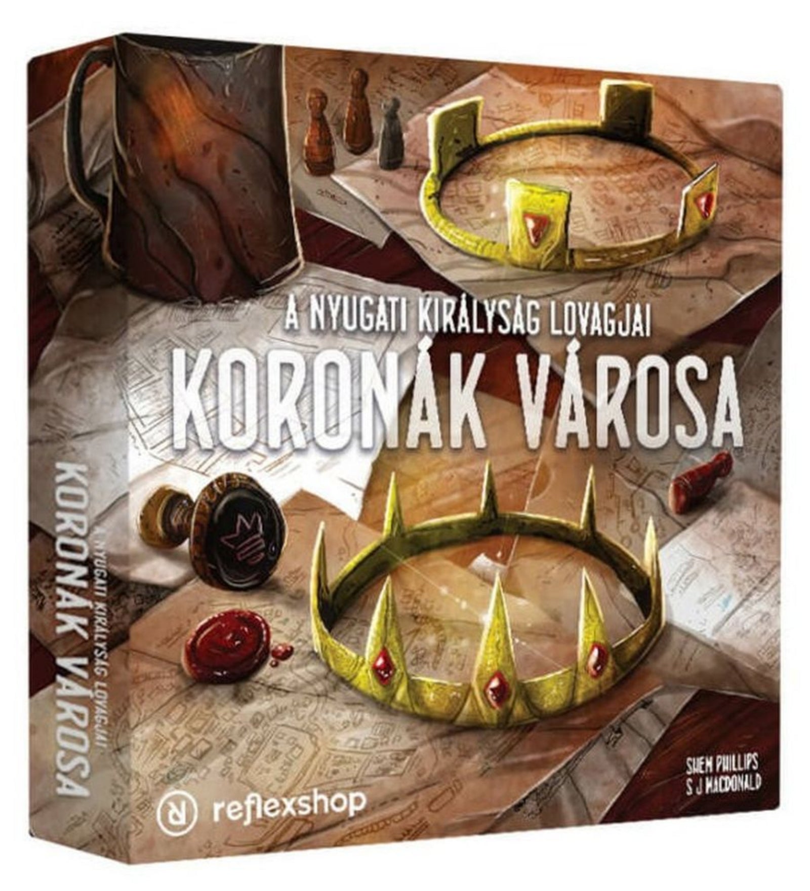A Nyugati Királyság Lovagjai: Koronák Városa társasjáték doboza, rajta két aranykoronával, pecsétekkel és pergamenekkel egy faasztalon.