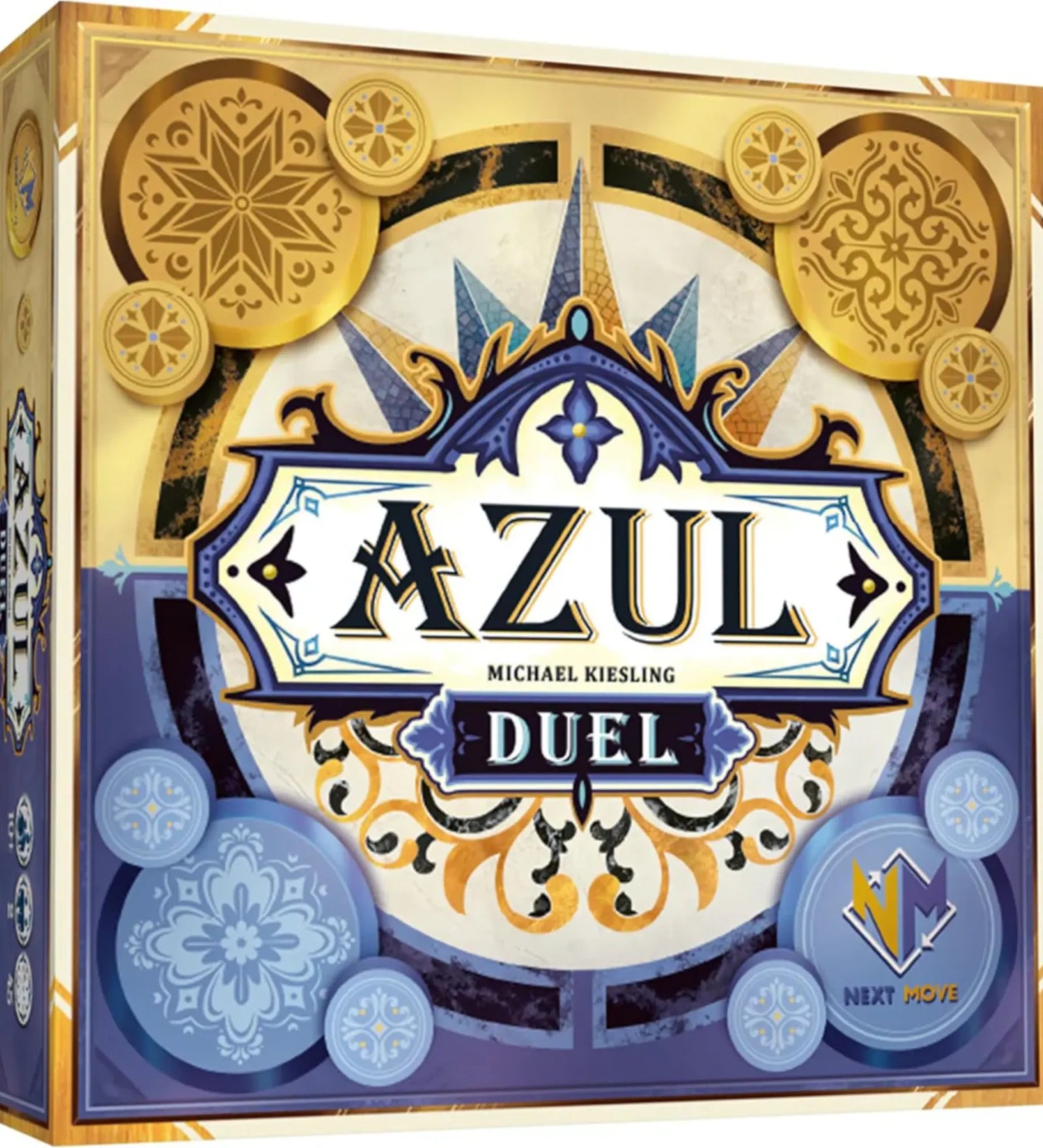 Az Azul: Duel társasjáték díszdoboza, elegáns arany és kék mintákkal, középen a játék logójával, alatta a „Michael Kiesling” tervező nevével és a Next Move Games kiadó logójával.