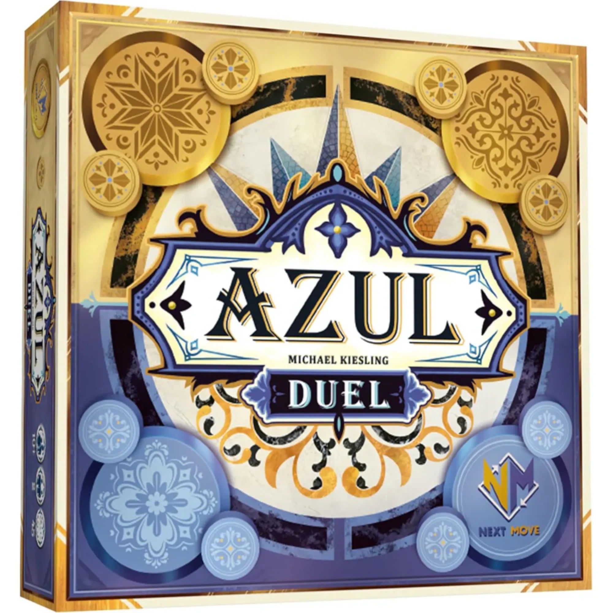 Az Azul: Duel társasjáték díszdoboza, elegáns arany és kék mintákkal, középen a játék logójával, alatta a „Michael Kiesling” tervező nevével és a Next Move Games kiadó logójával.
