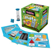 „BrainBox – Să învățăm mate társasjáték doboza és tartozékai: homokóra, dobókocka és több színes oktatókártya matematikai témákkal.”