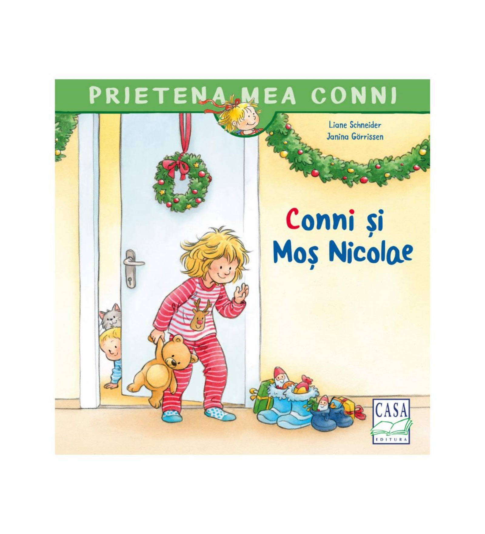 „Prietena mea Conni – Conni și Moș Nicolae könyv borítója, amelyen Conni pizsamában, kezében plüssmackóval örömmel nézi a csizmákba tett ajándékokat, karácsonyi díszekkel a háttérben.”