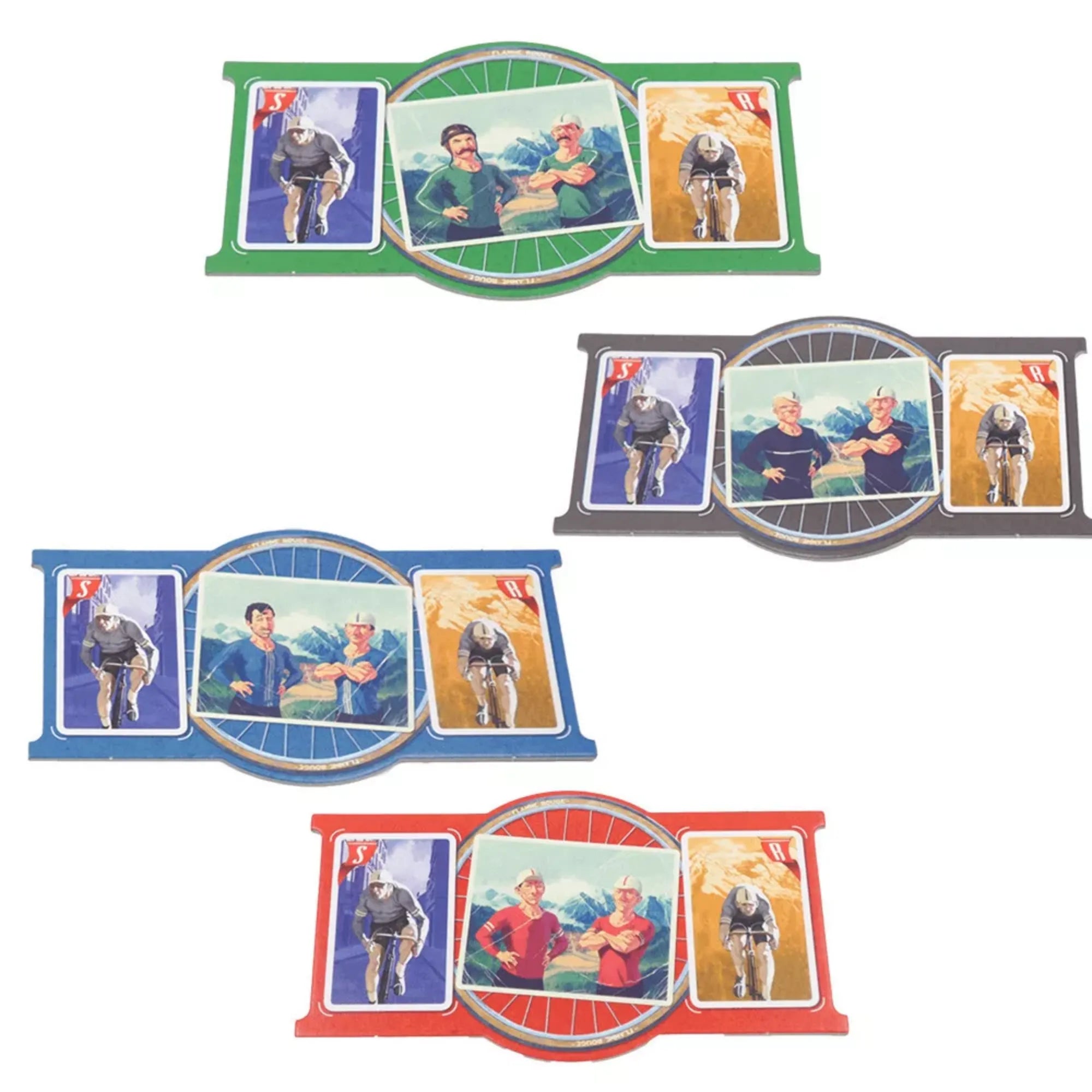 Flamme Rouge társasjáték játékostáblái különböző színekben, rajtuk sprinter és rouleur kártyákkal, kerékpáros illusztrációkkal és hegyi, sík szakaszokra utaló grafikai elemekkel.
