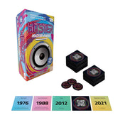 Hitster magyar slágerekkel társasjáték teljes tartalma: színes doboz, két pakli QR-kódos kártya, Hitster logós zsetonok és évszámos idővonalkártyák fehér háttéren