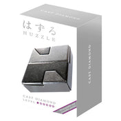 A Huzzle Cast DIAMOND eredeti csomagolása, rajta a játék képe, a japán Huzzle márkanév és a nehézségi szintet jelző csillagok.