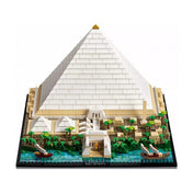 A LEGO Architecture: A gízai nagy piramis (21058) készlet elölnézeti képe, ahol jól látható a nagy fehér piramis, a templom és a Nílus menti hajók.