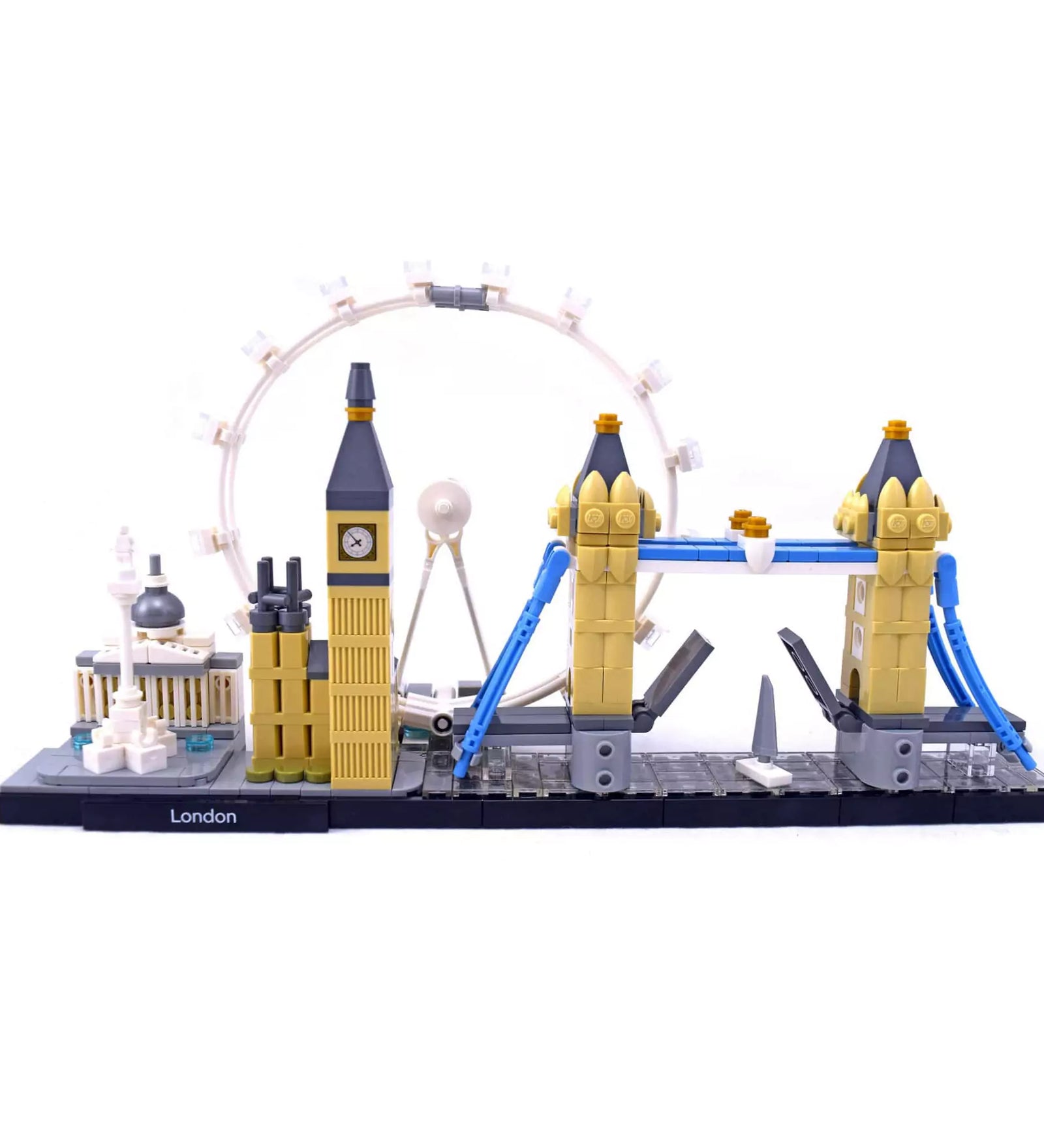 LEGO Architecture London (21034) épített városkép elölnézetből – Teljes LEGO városkép, amely a londoni látképet mutatja be Big Ben-nel, a London Eye óriáskerékkel és a híres Tower Bridge híddal.
