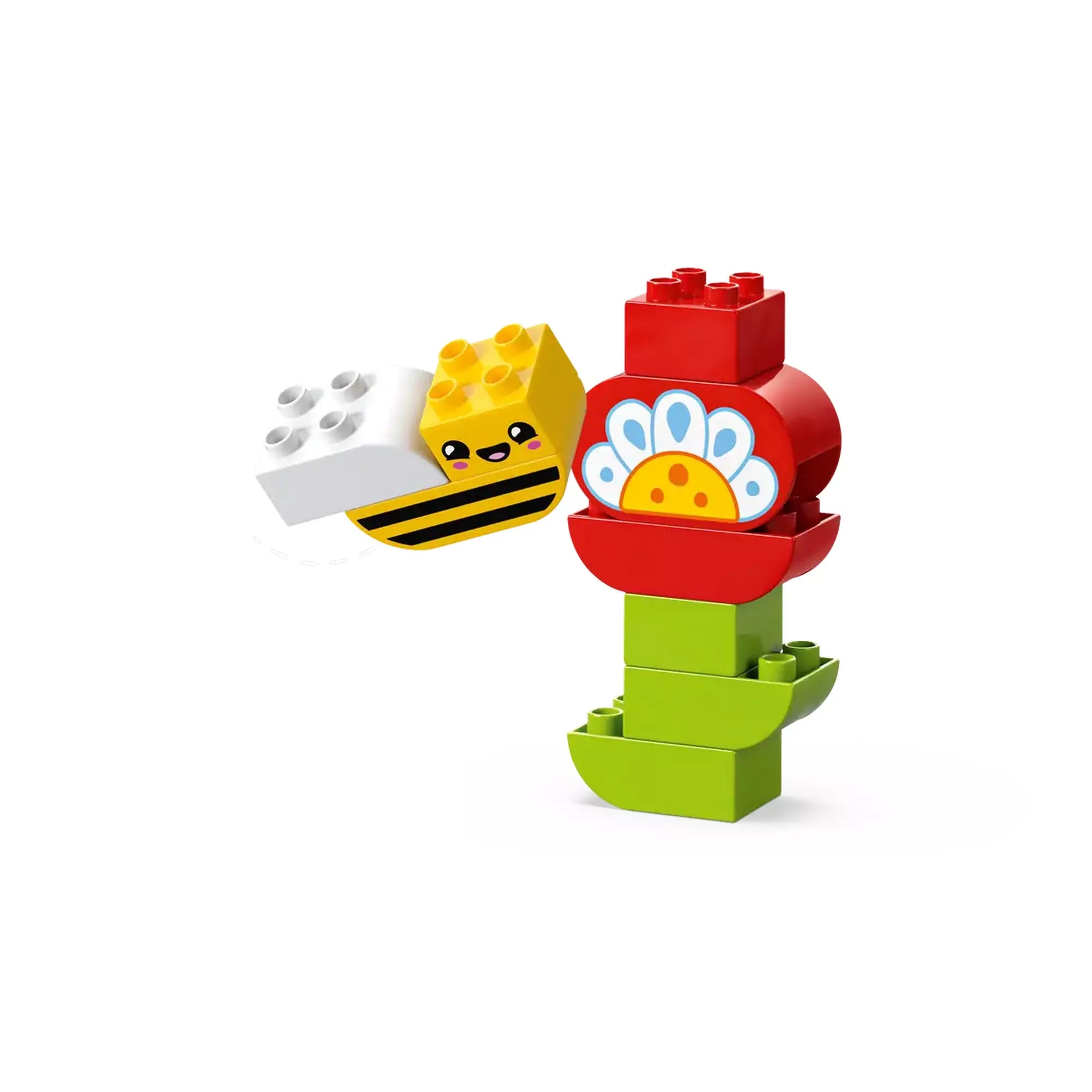 Egy közeli kép a LEGO DUPLO Kreatív kert és virágok (10444) méhecskéjéről és piros virágáról, bemutatva az egyszerű építési lehetőségeket