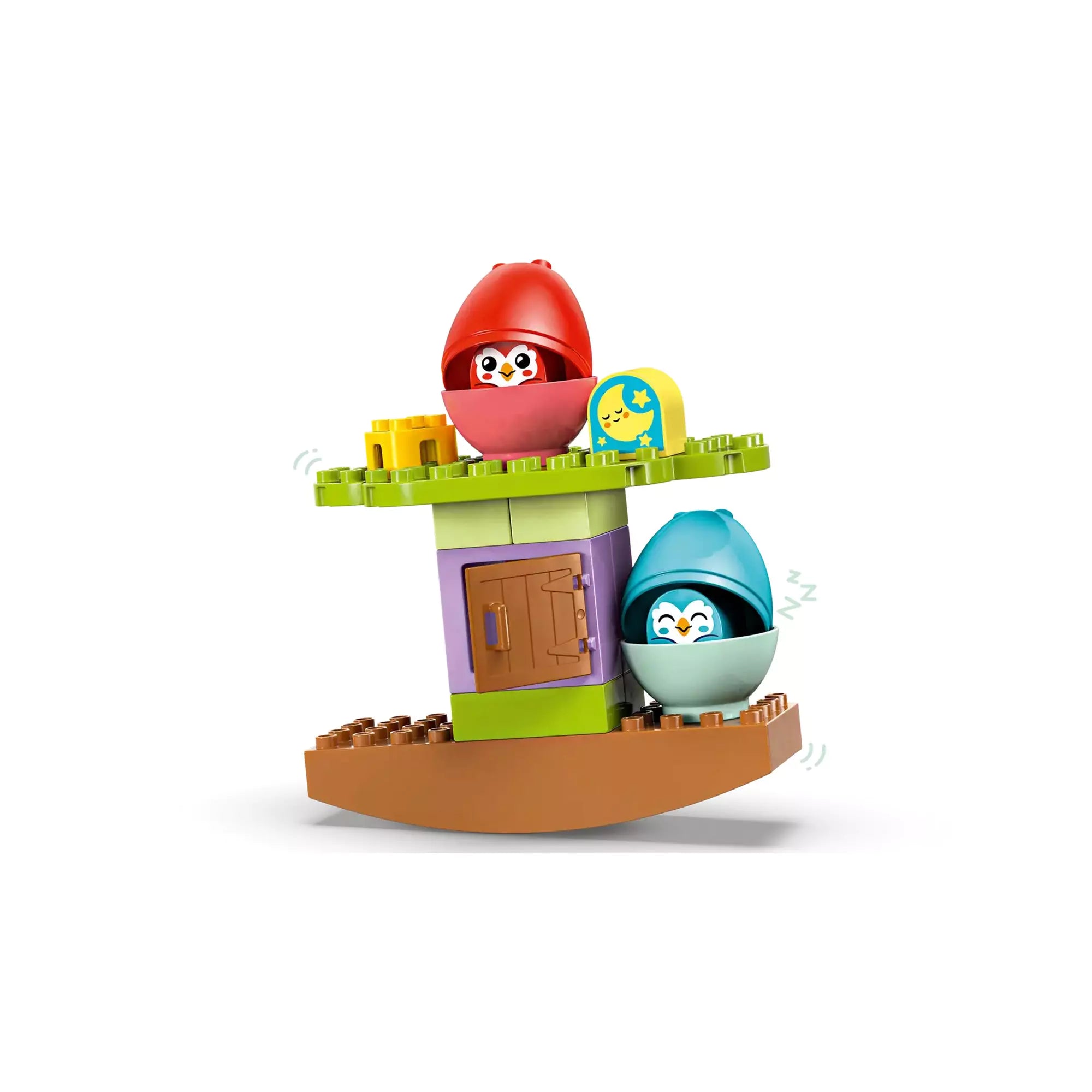 LEGO® DUPLO® Mérlegfa (10440) építőkészlet imbolygó lombházának különböző kreatív konfigurációi.