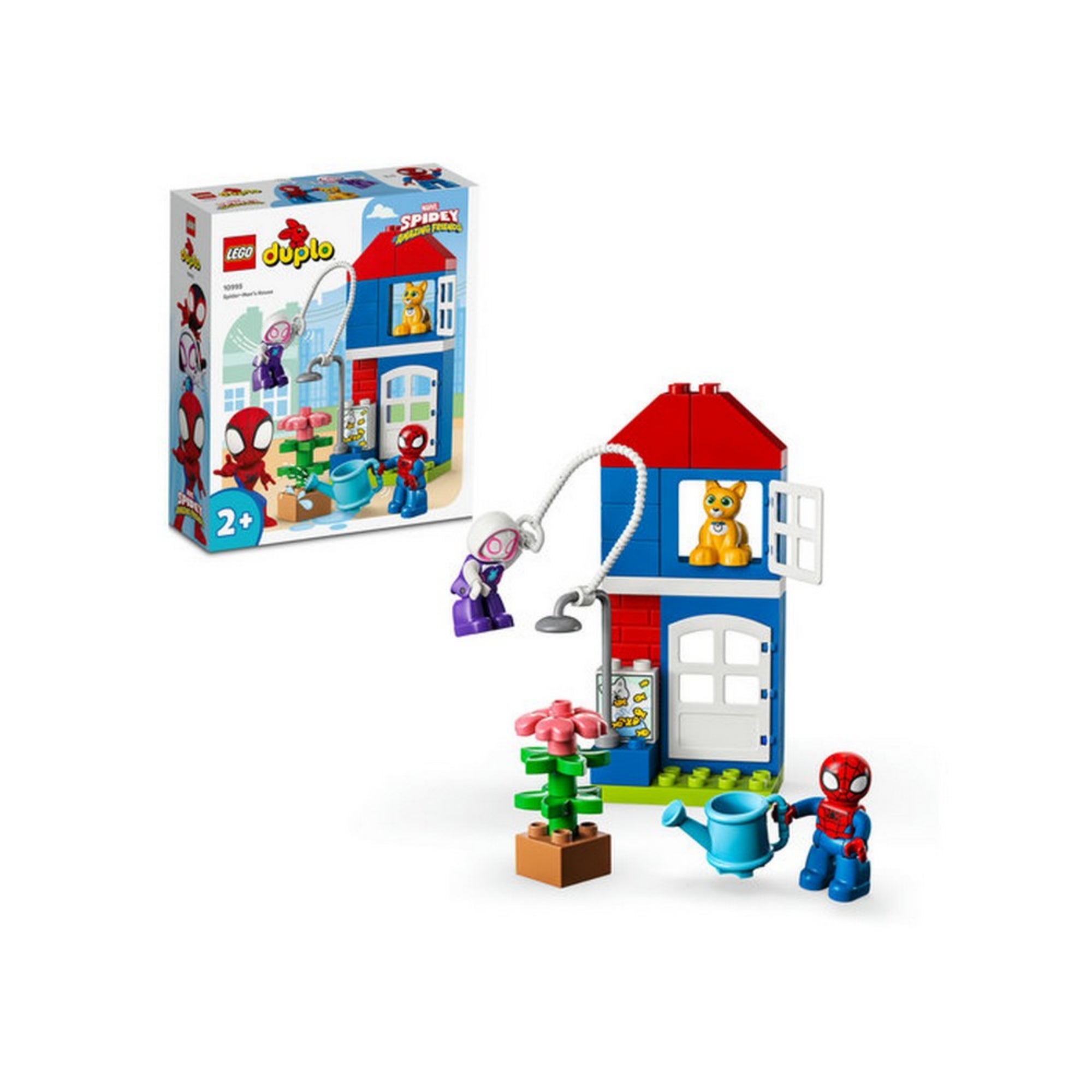 A LEGO DUPLO Pókember háza (10995) doboza és a felépített készlet együtt; Szellem Pók hálón lendül, Pókember locsolókannával áll a virág előtt.