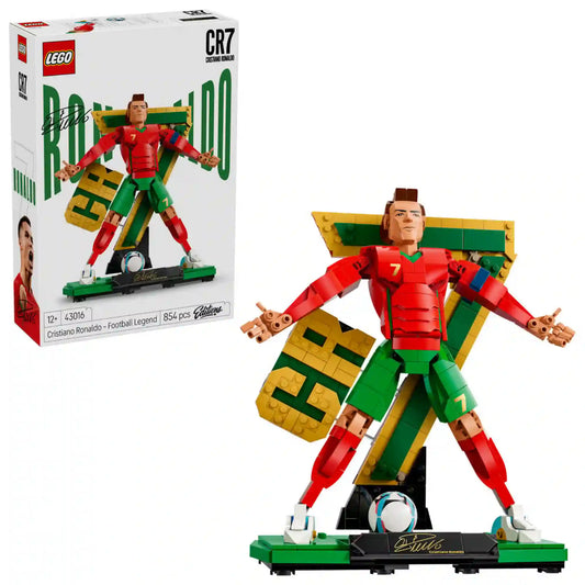 LEGO Editions Cristiano Ronaldo – Futball-legenda 43016, 854 darabos készlet doboza és megépített modellje együtt.