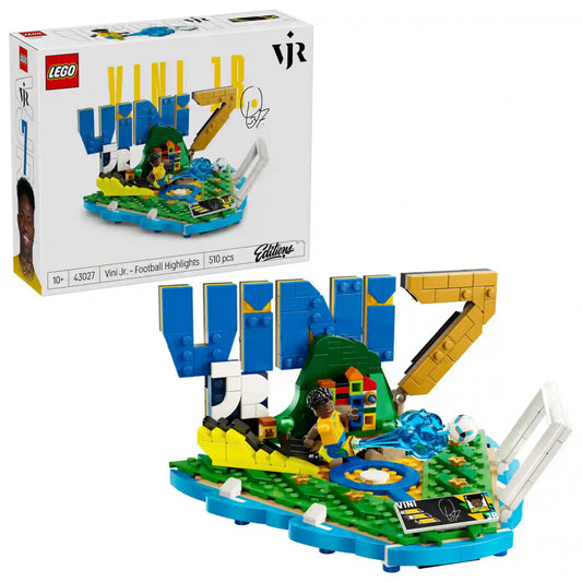 LEGO Editions Vini Jr. – A futball legjobb pillanatai 43027 készlet doboza és megépített modellje együtt, részletes pályajelenettel.