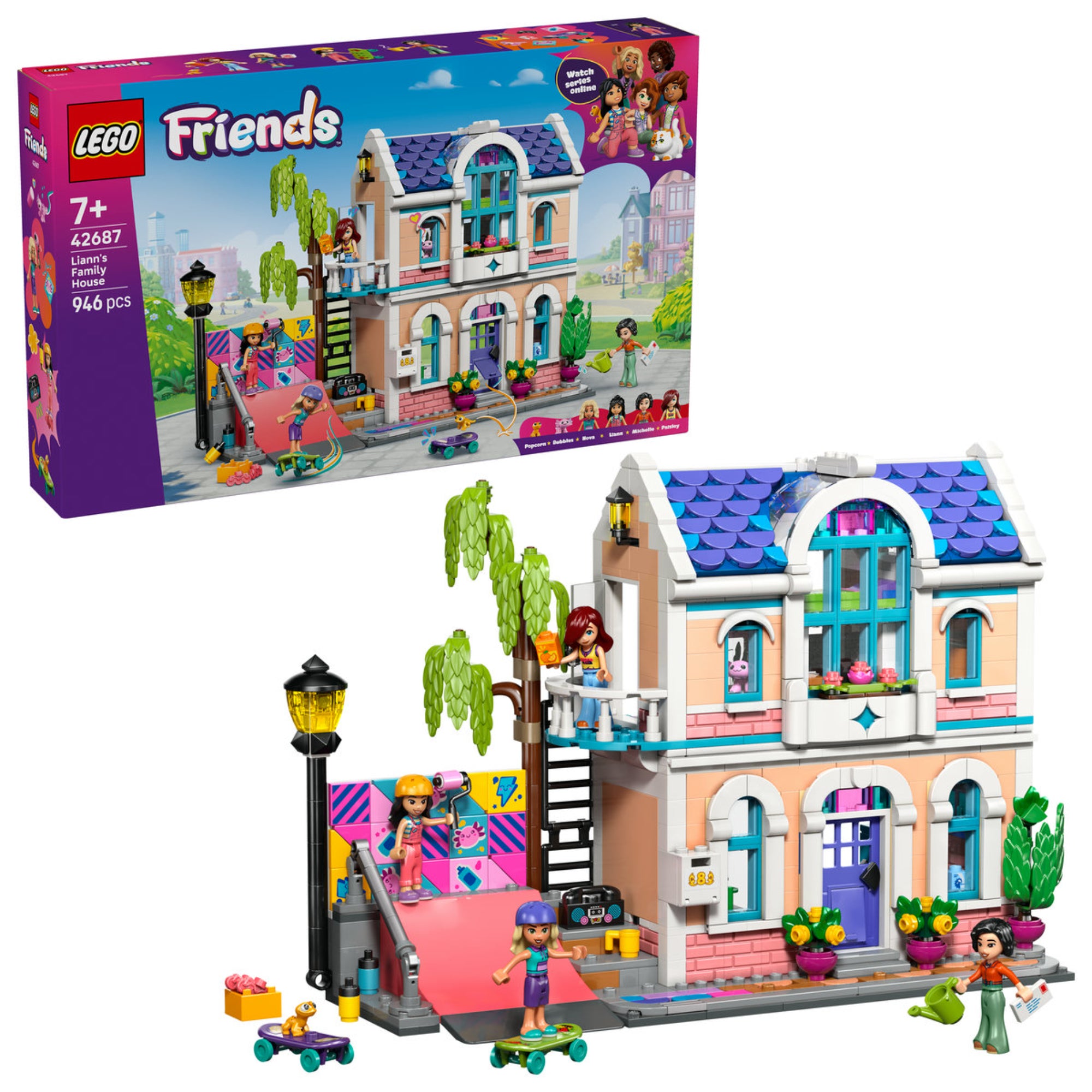 LEGO Friends Liann’s Family House (42687) megépített családi ház erkélyekkel, létrával és kültéri kiegészítőkkel.