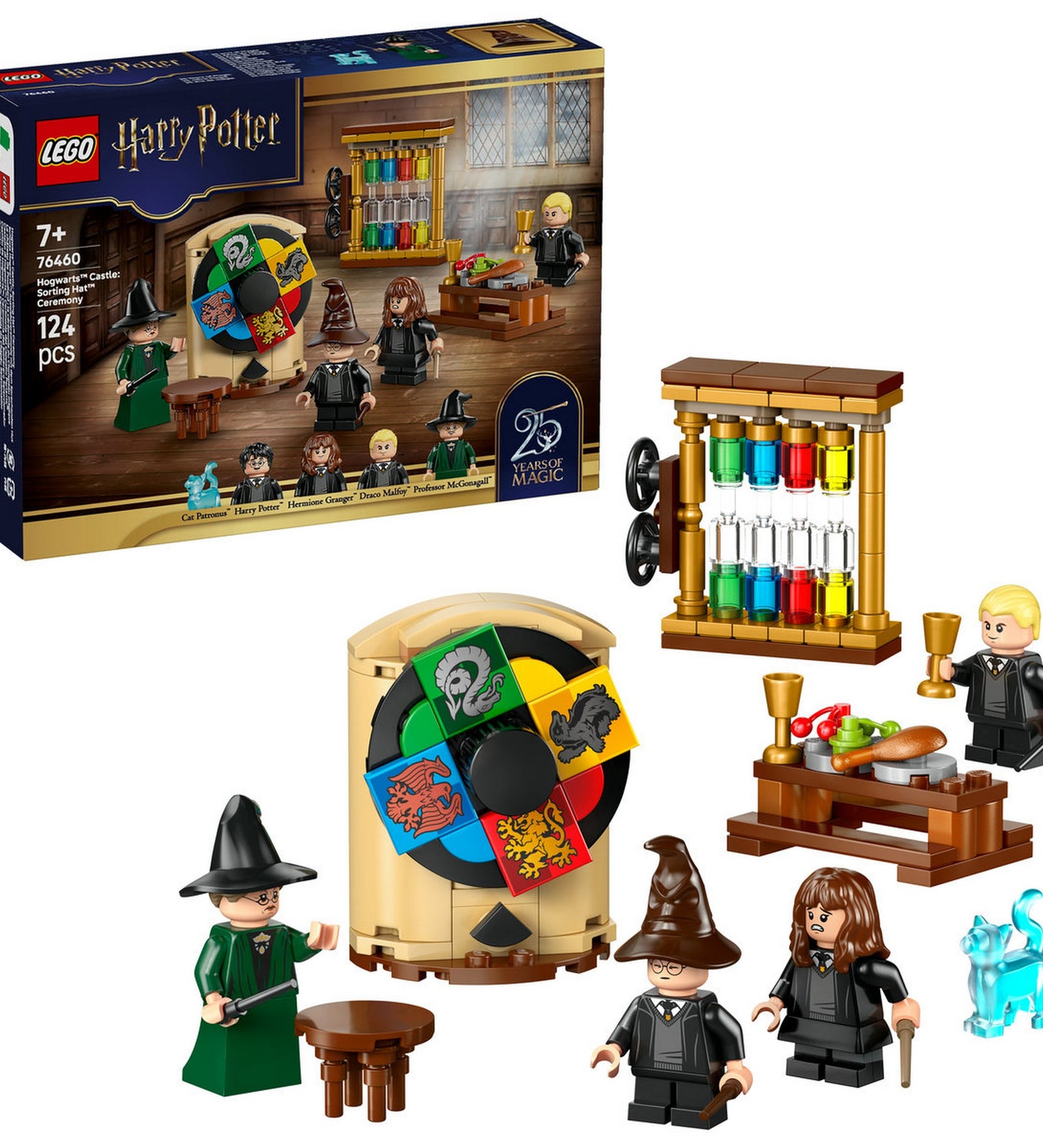 LEGO Harry Potter: Roxfort – A Teszlek Süveg ceremóniája 76460 – a teljes készlet kibontva, Teszlek Süveg, minifigurák és tantermi elemek.