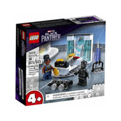 A LEGO Marvel Shuri laborja (76212) szett doboza, amelyen a 4+ korosztály jelölése, a 58 darabos készlet felirata és a Black Panther logó is látható. A dobozon Shuri és Fekete Párduc minifigurái, valamint a labor részletei szerepelnek.