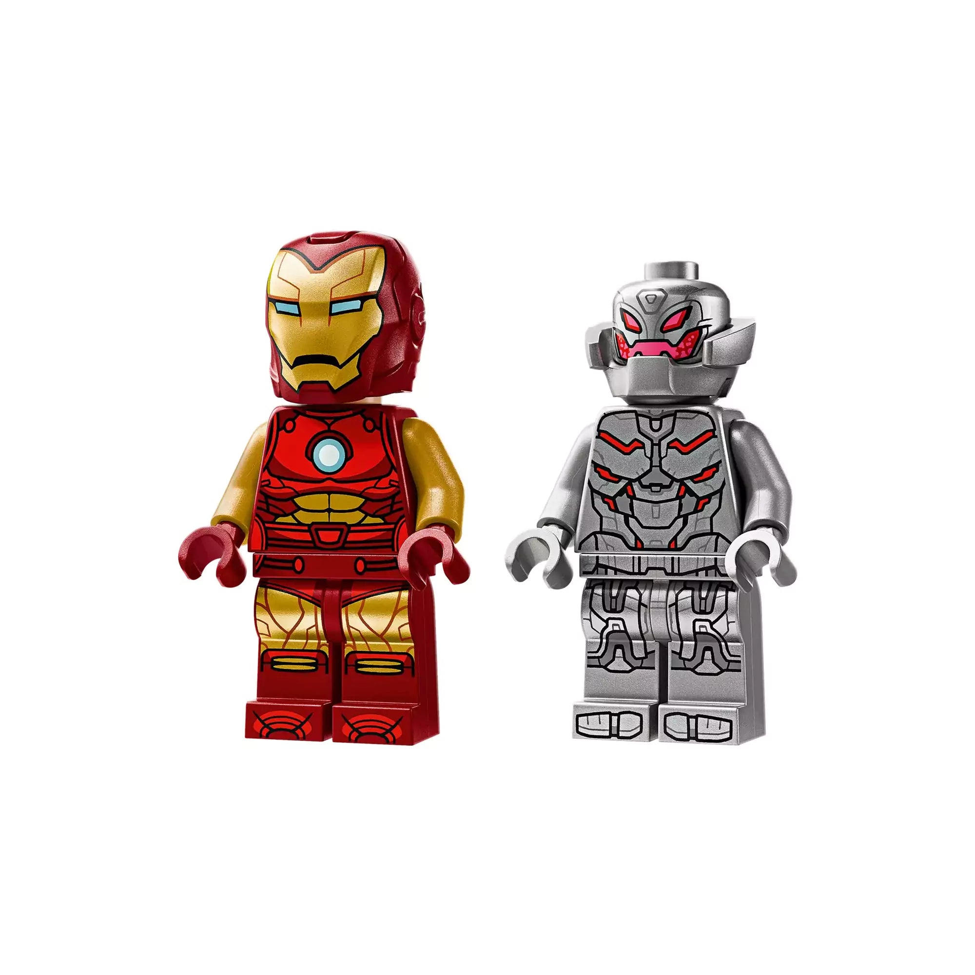Közelkép a LEGO Marvel Vasember és Ultron minifigurákról (76307), részletes kidolgozottságukkal.