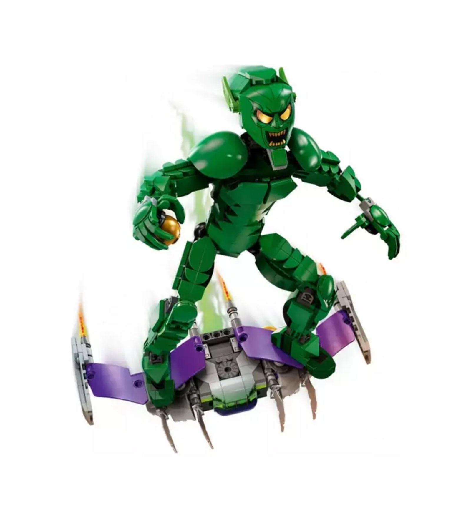 A LEGO Marvel Zöld Manó építőfigura (76284) teljes, megépített készlete dinamikus pózban ábrázolva, a lila-zöld siklón egyensúlyozva, kezében egy arany színű bombával.