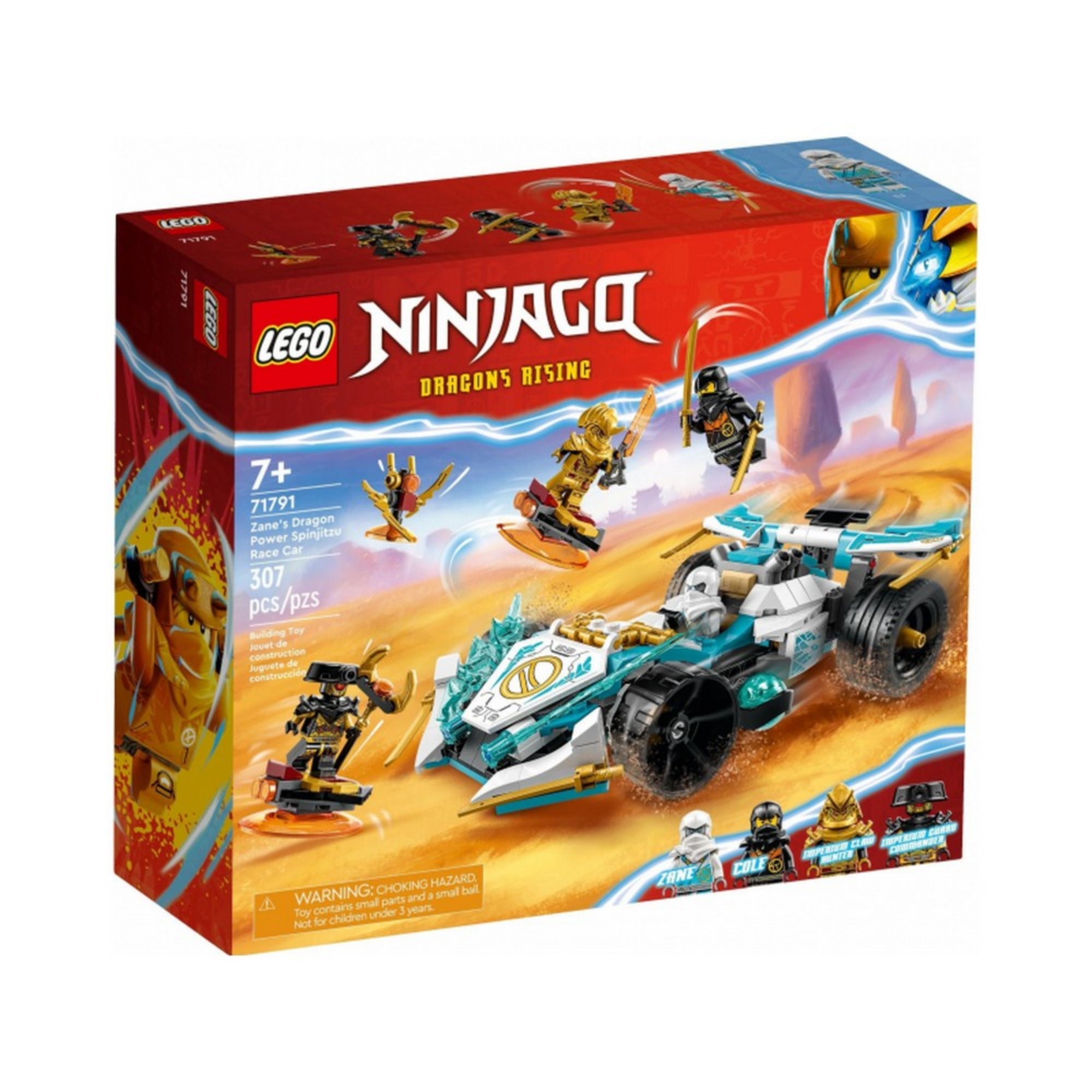 LEGO NINJAGO Zane sárkányerő Spinjitzu versenyautója (71791) színes, látványos doboza, melyen a versenyautó és minifigurák harci jelenetben láthatók a sivatagos háttér előtt.