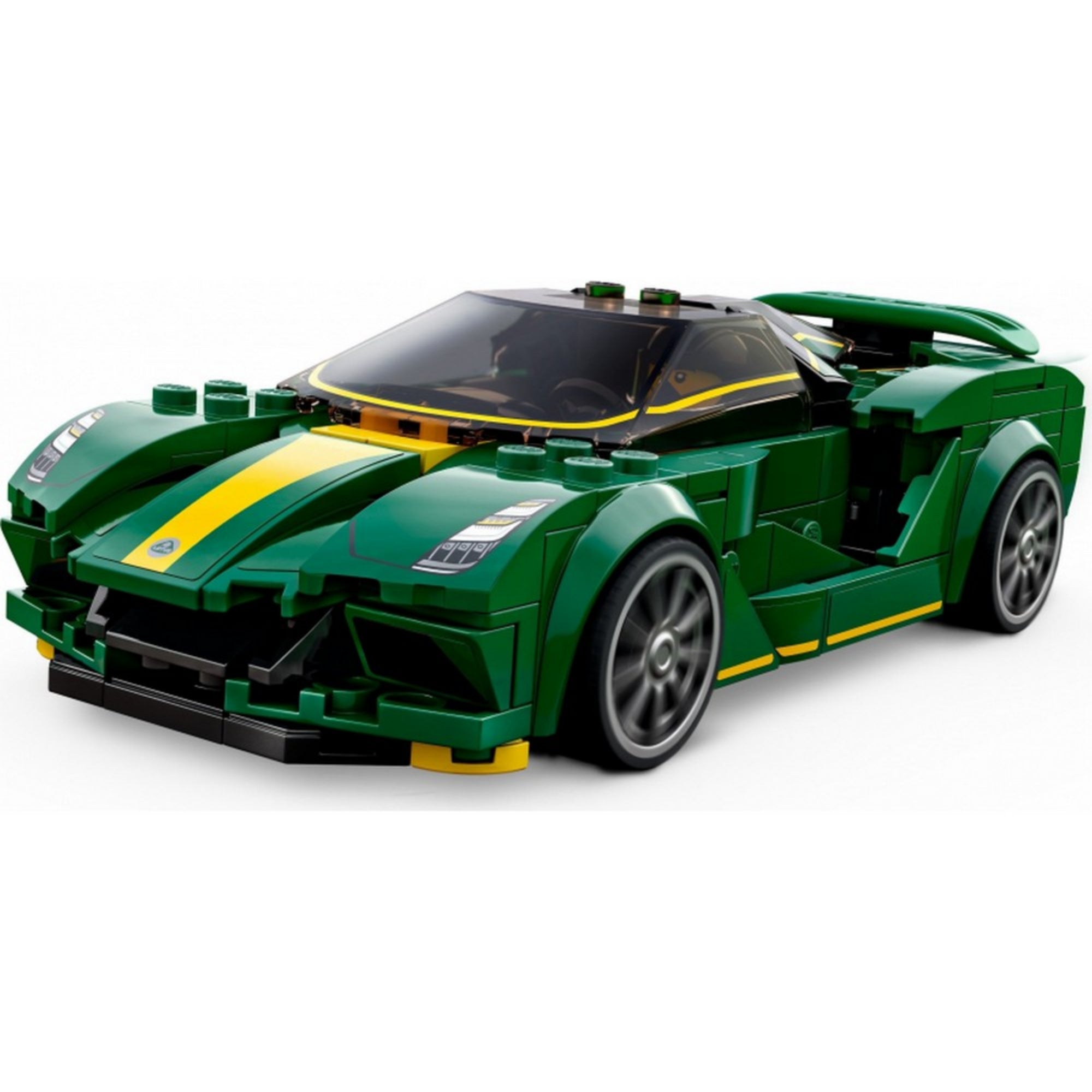 A LEGO 76907 készletből megépített sötétzöld Lotus Evija sportautó, sárga csíkozással és feketére színezett felnikkel, oldalnézetből fotózva, fehér háttér előtt.
