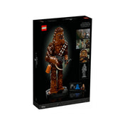 LEGO Star Wars Chewbacca (75371) készlet dobozának hátoldala, a figura másik oldalnézetéből, ikonikus jelenetképekkel a filmekből, valamint a mellékelt minifigurával és információs táblával.