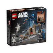 A LEGO Star Wars 75373 készlet dobozának hátoldala, amely bemutatja a játszható funkciókat, például az ugrókaros akciót és a díszített sziklaépítményt.