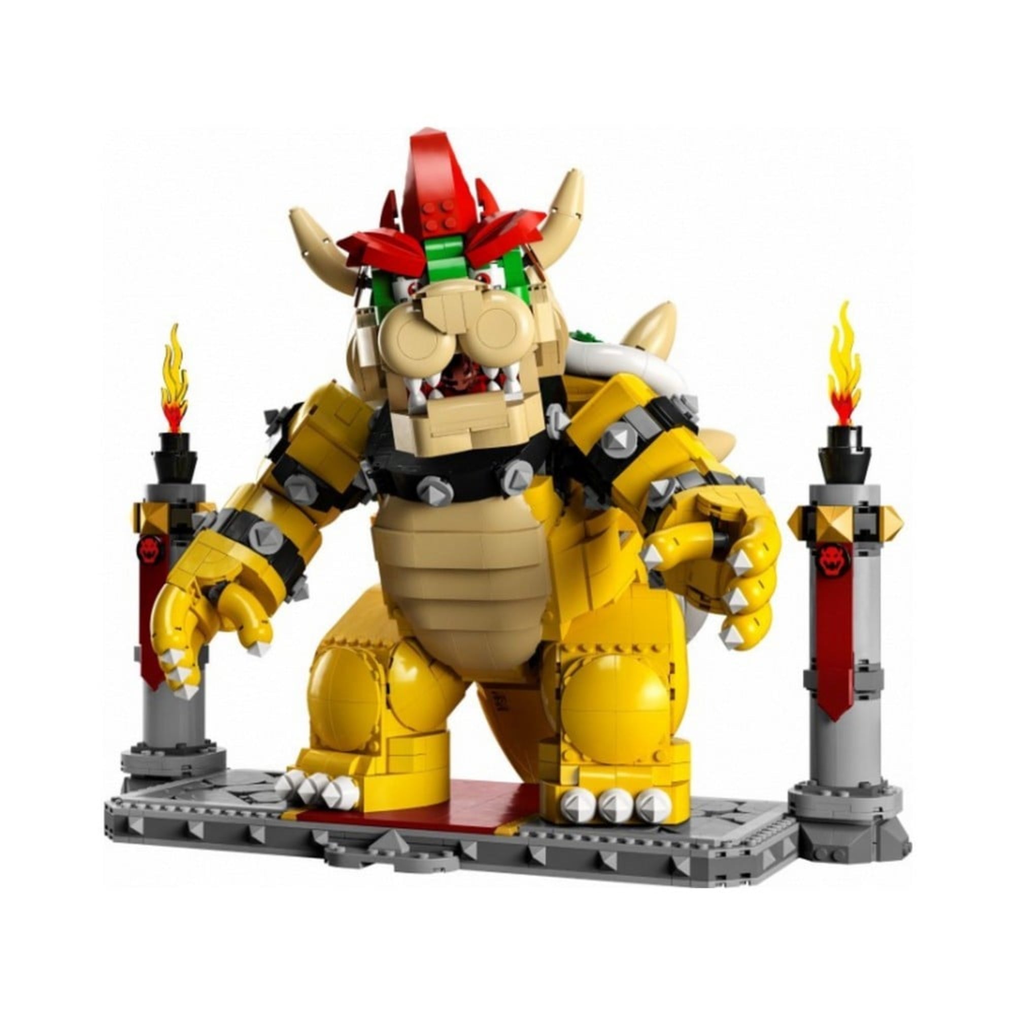 A LEGO Super Mario A hatalmas Bowser (71411) teljes egészében összeépítve, láthatóak a részletes páncélok, hegyes karmok és a díszített talapzat.