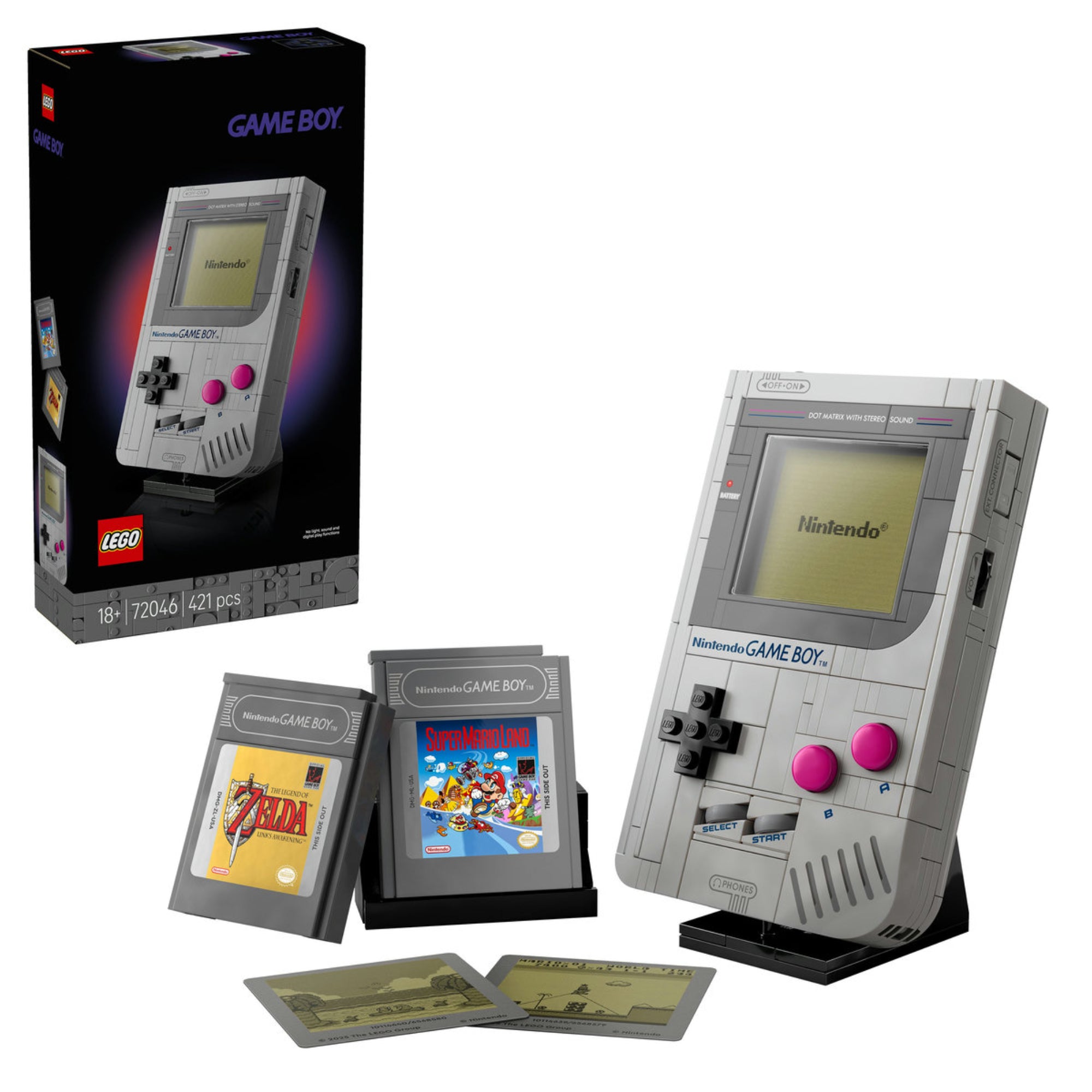 LEGO Game Boy (72046) megépített konzol állvánnyal és The Legend of Zelda, Super Mario Land kazettákkal.