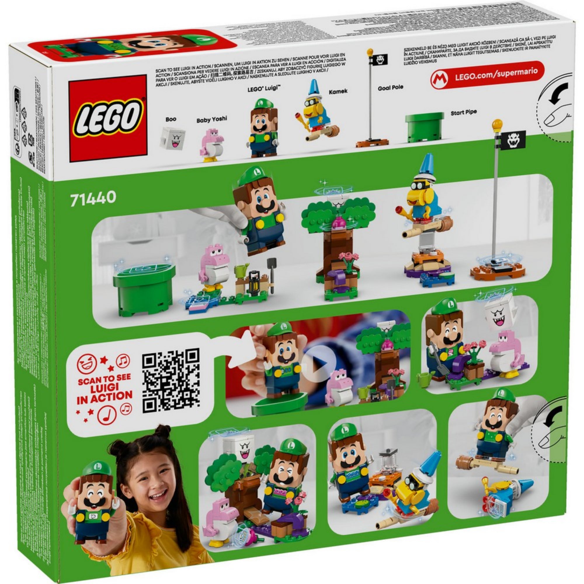 A LEGO Super Mario 71440 szett hátoldala részletes képekkel mutatja be a karaktereket (Luigi, Kamek, Baby Yoshi, Boo) és a játékmenetet, valamint egy QR-kód is látható Luigi akció közben megtekintéséhez.