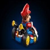 A LEGO Super Mario Mario Kart Mario & Standard Kart (72037) hátulról – látható a gokart kipufogói, kerekei és a részletesen kidolgozott motorhátsó.