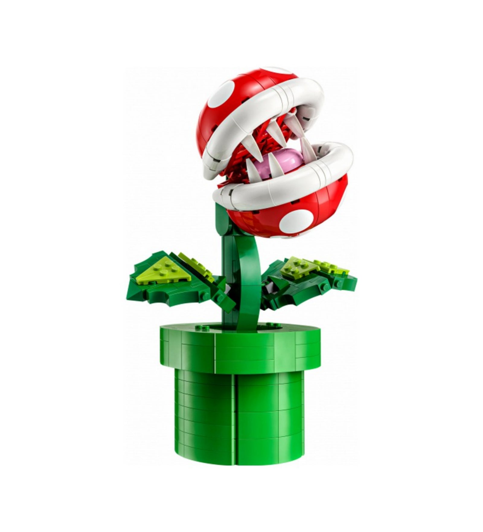 Részletesen összeállított LEGO Super Mario Piranha növény figura, piros-fehér fejjel, nyitott szájjal és éles fogakkal, zöld csőből kinövő szárral és levelekkel.