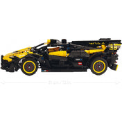 A LEGO Technic Bugatti Bolide 42151 modell oldalsó nézete, amelyen jól látszik a hosszúkás karosszéria, sportos vonalvezetés és a 31 cm-es hosszúság.