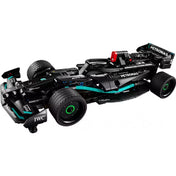 Részletes LEGO Technic Mercedes-AMG F1 W14 versenyautó (42165) összerakott modellje fekete színben, zöld díszítéssel és aerodinamikus elemekkel.
