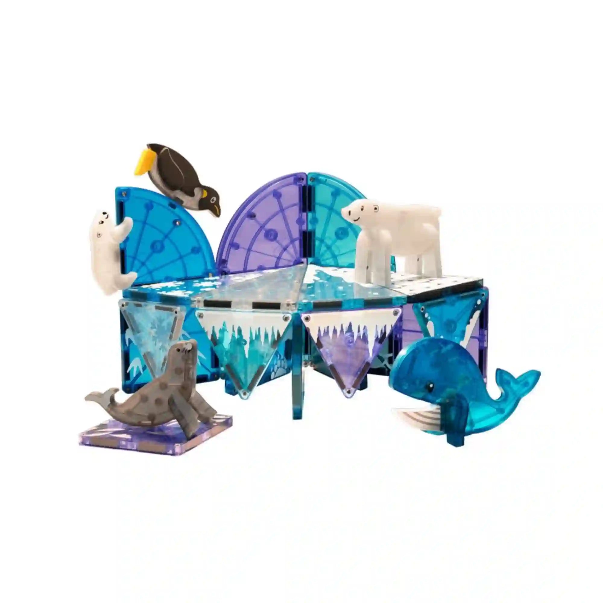 MAGNA-TILES Arctic Animals mágneses építőkészletből épített jégtábla, pingvinnel, jegesmedvékkel, fókával és bálnával.