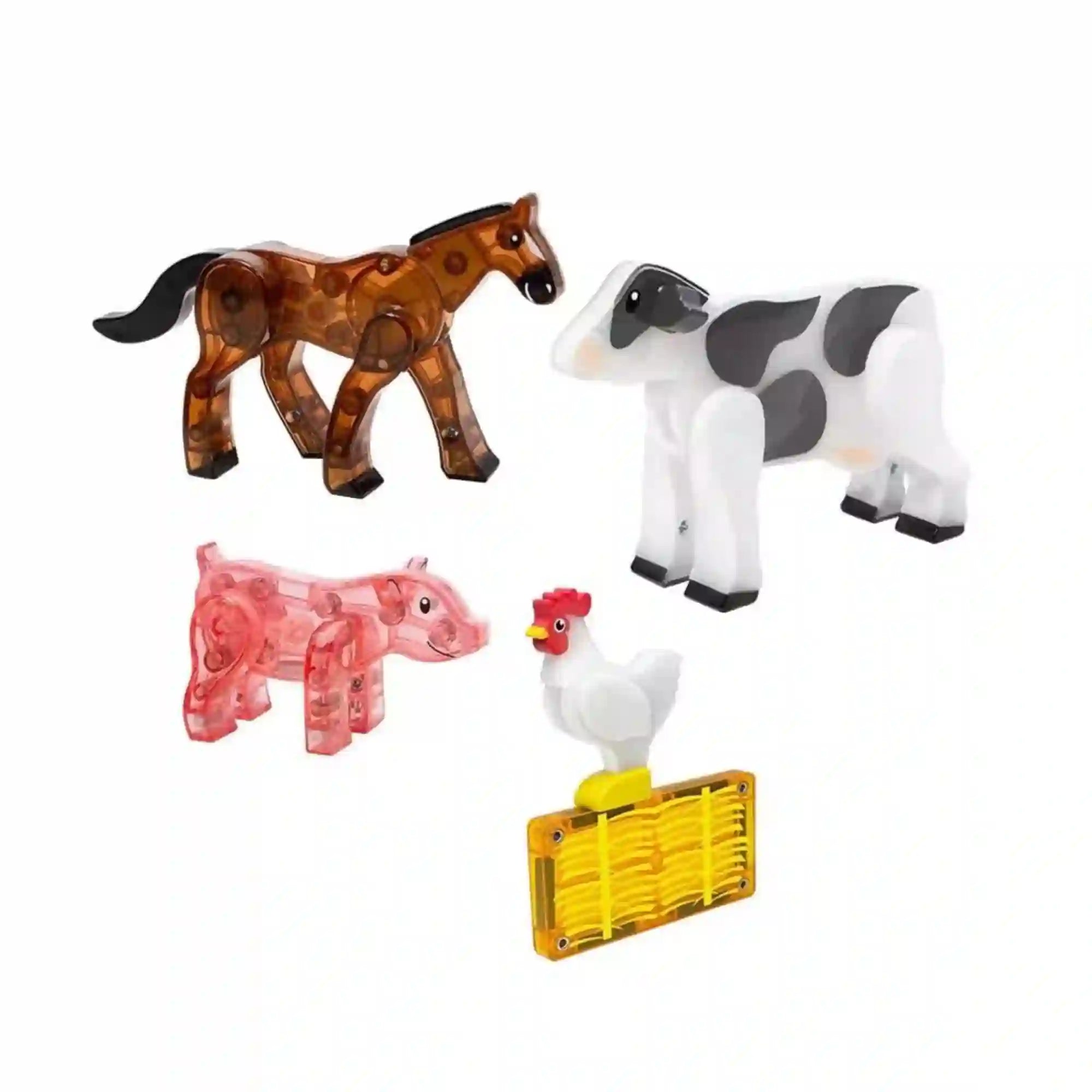 MAGNA-TILES Farm Animals mágneses építőkészlet négy állatfigurája: barna ló, fekete-fehér foltos tehén, rózsaszín malac és fehér tyúk sárga szénabálán.