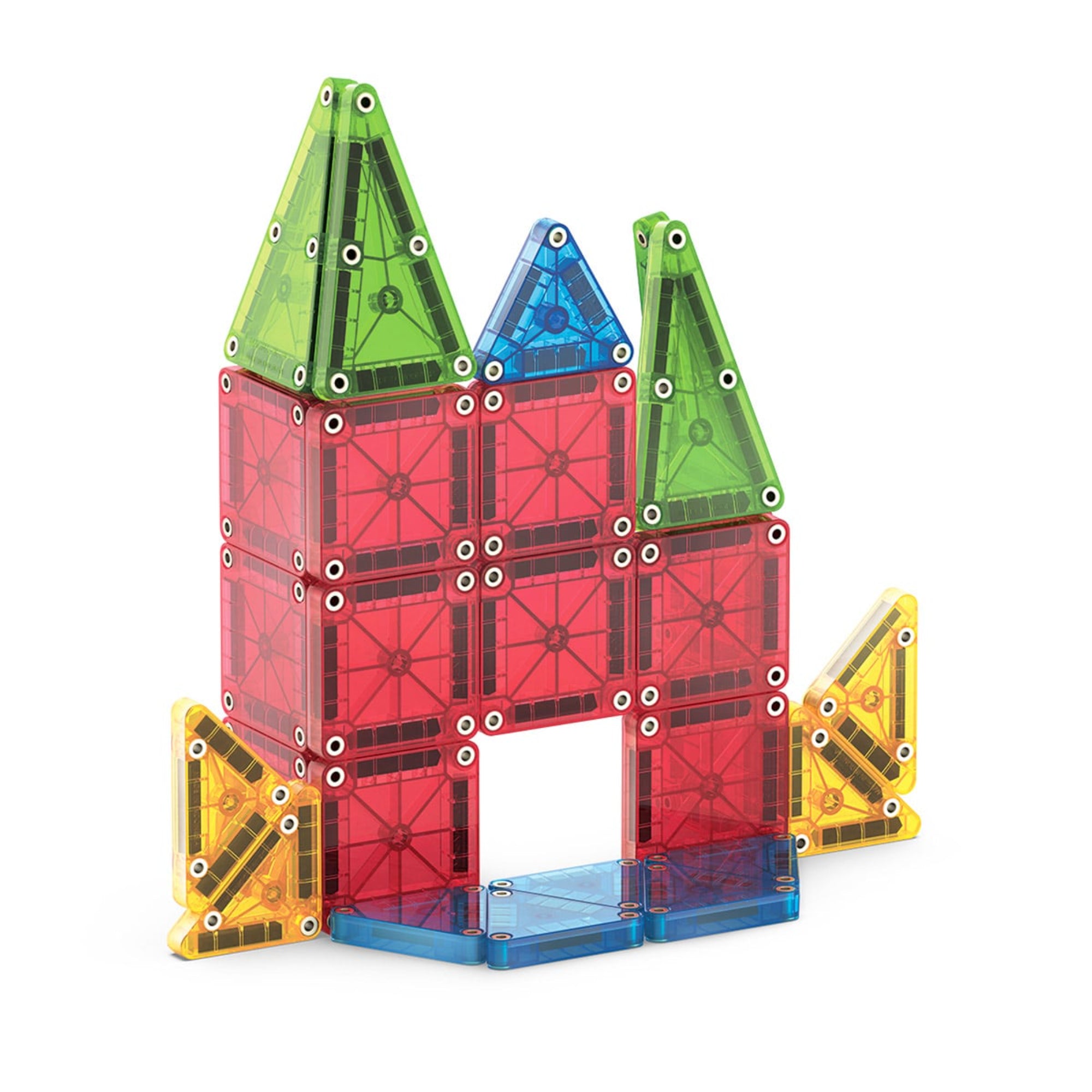 Színes építmény a MAGNA-TILES microMAGS Travel szett (26 darabos) elemeiből, amely piros, zöld, sárga és kék mágneses lapokból készült, kreatív építéshez.