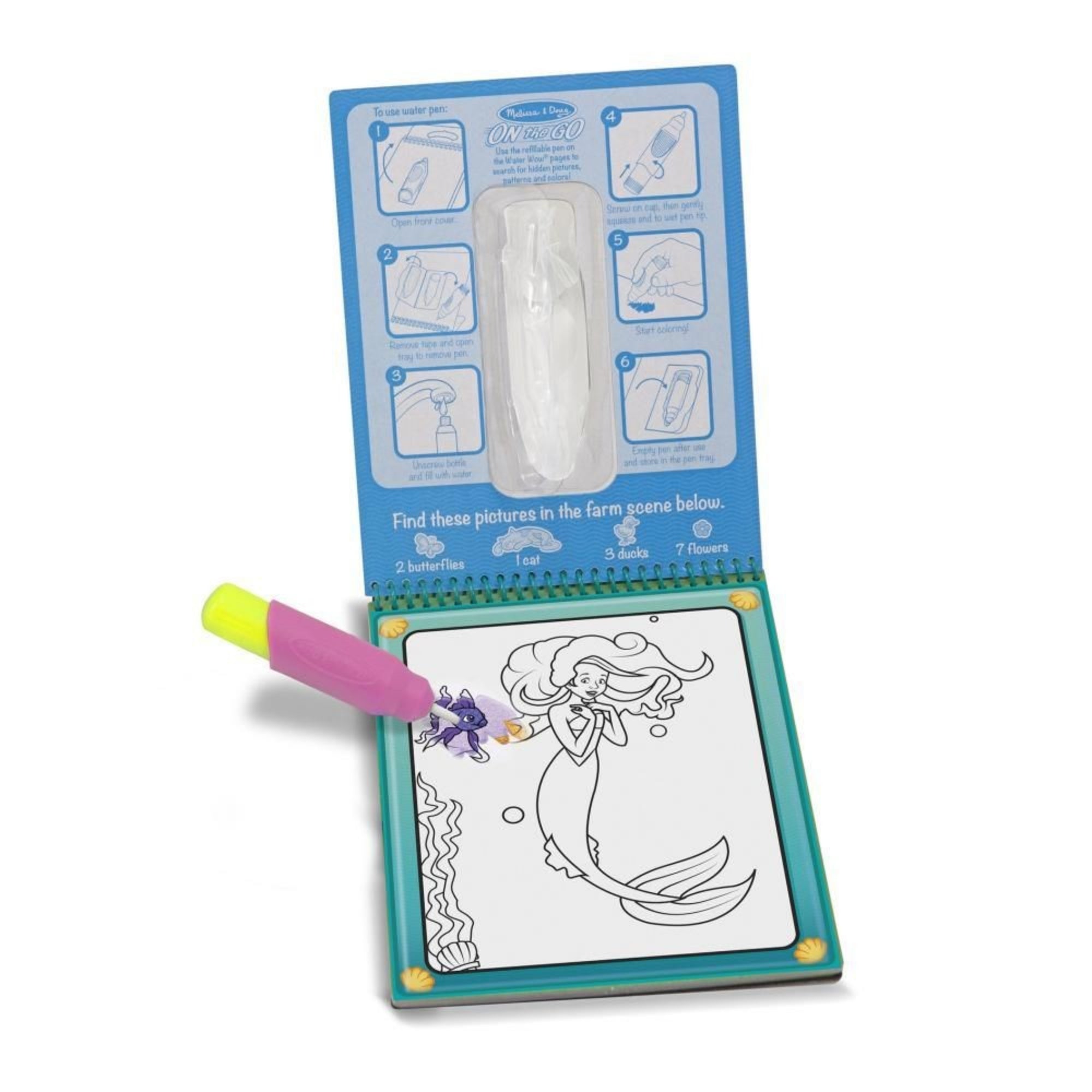 A Melissa & Doug Water WOW! színező használat közben, ahol a gyerek víztollal színezi ki a sellőt ábrázoló képet, miközben a rejtett színek megjelennek.