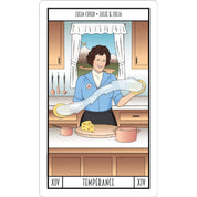 A képen a Meryl Tarot pakli „Temperance” (Mértékletesség) nevű lapja látható, amelyen Julia Child szerepel, a „Julie & Julia” című filmből ismert karakter. A kártya illusztrációja egy konyhai jelenetet ábrázol, ahol Julia mosolyogva kever egy átlátszó folyadékot két edény között, szimbolizálva az egyensúlyt és harmóniát. Az asztalon sajt, lábasok, a háttérben hegyek és egy korona díszíti az ablakon túli tájat, utalva a belső béke és mesterségbeli tudás „megkoronázására”. 