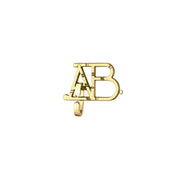 Arany színű Huzzle Cast ABC kirakó, amely az A és B betűkből álló, egymásba fonódó fémdarabokat mutatja, egy C betű alakú gyűrűvel a középpontban.