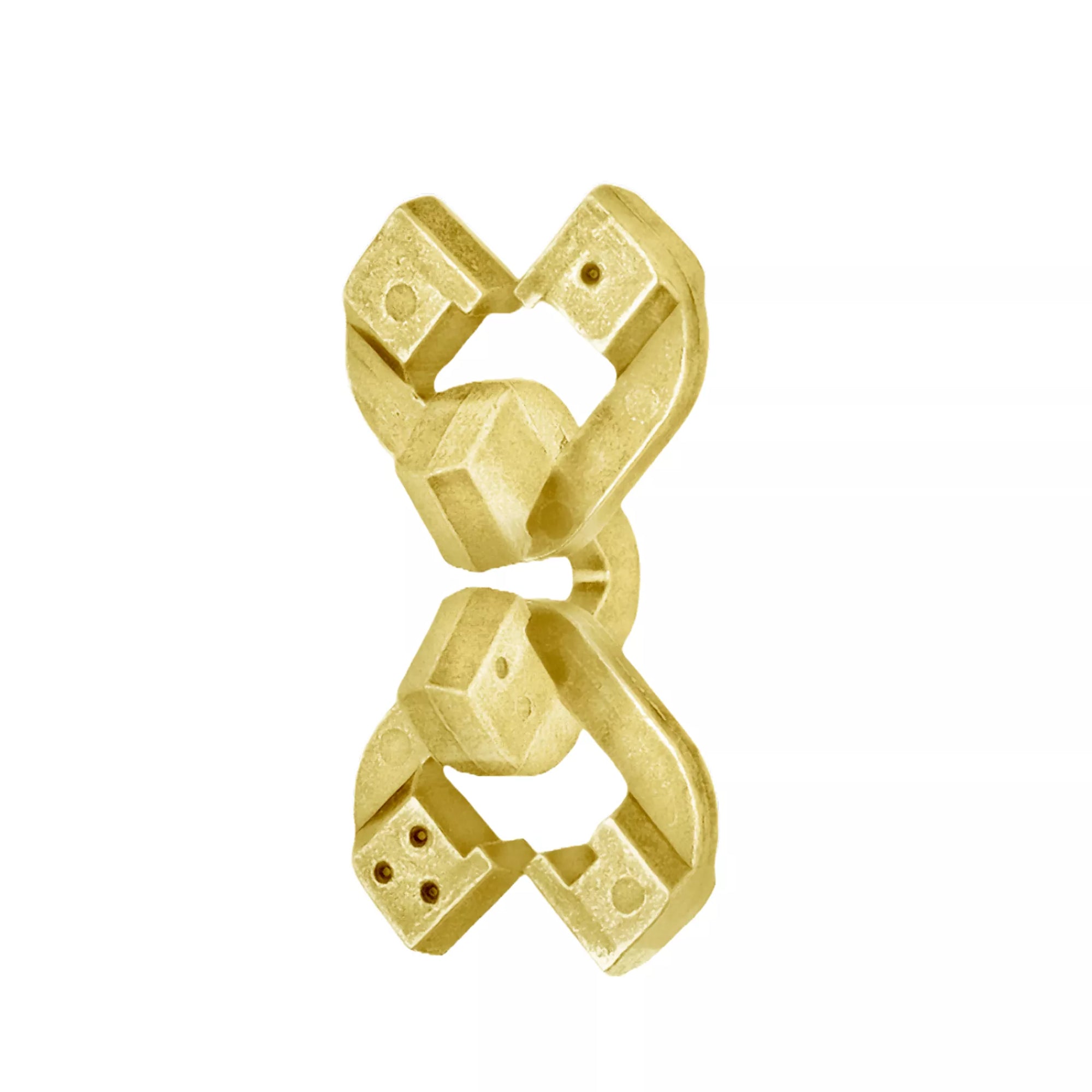 A Huzzle Cast Chain logikai játék arany színű változata összerakva, láncszemekre emlékeztető, masszív, egymásba kapcsolódó fém elemekkel.