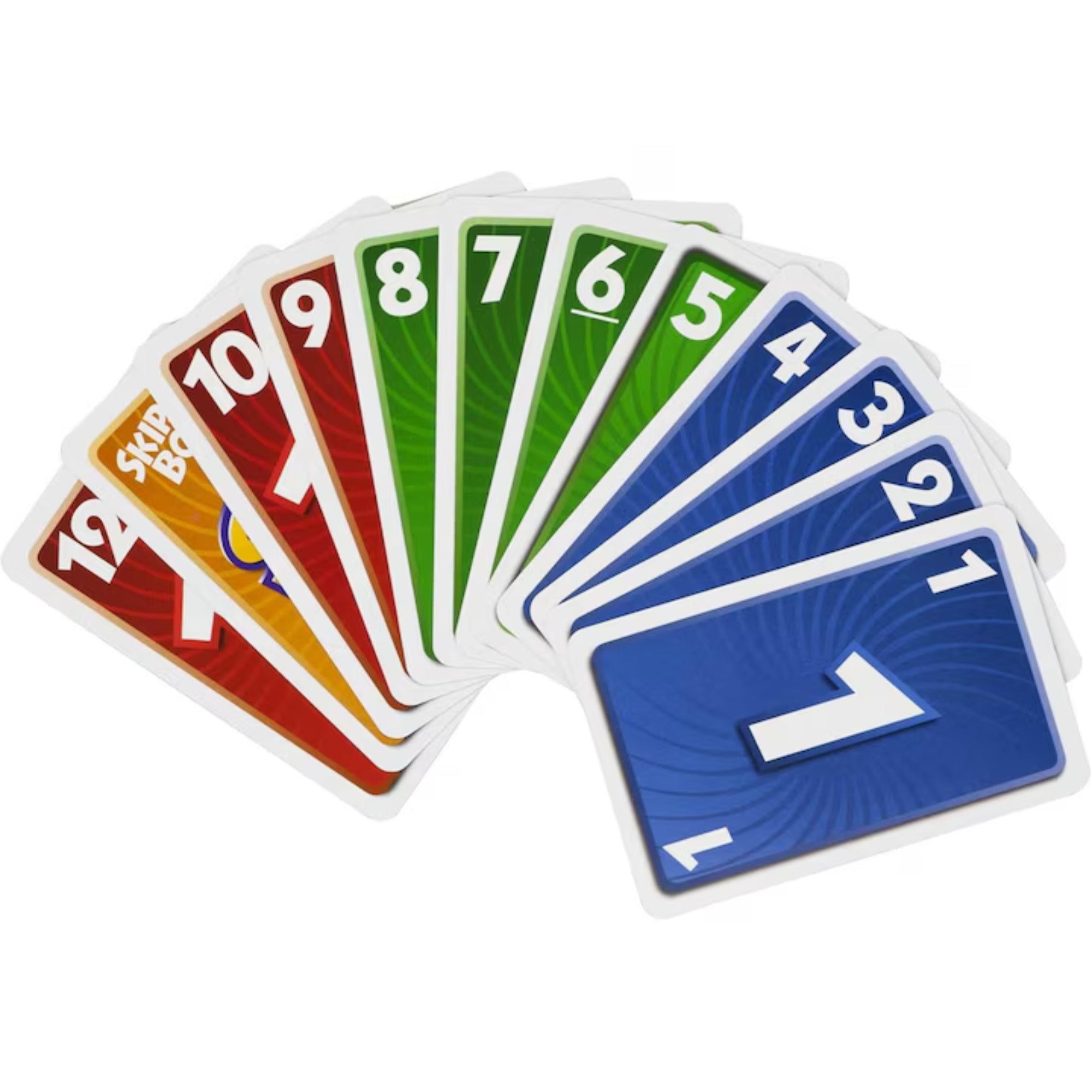 A Skip-Bo kártyajáték színes lapjai legyezőszerűen elrendezve, 1-től 12-ig számozva kék, zöld és piros színekben, köztük egy Skip-Bo jokerkártya.