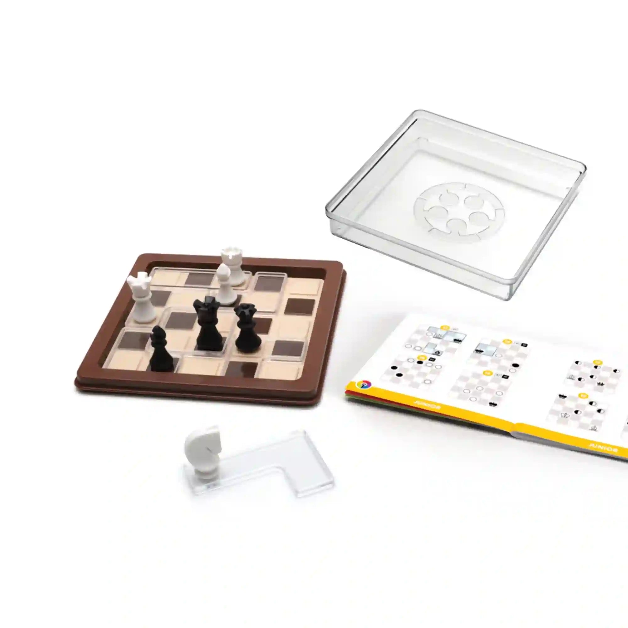 Smart Games Chess Peace fejlesztőjáték sakkfigurákkal, feladatfüzettel és átlátszó elemekkel logikai kihívásokhoz.
