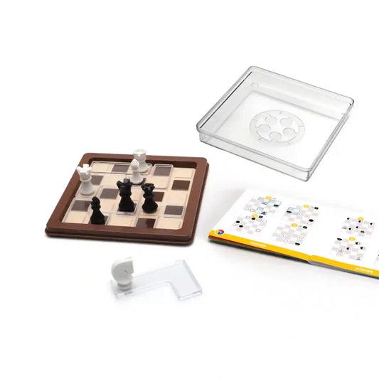 Smart Games Chess Peace fejlesztőjáték sakkfigurákkal, feladatfüzettel és átlátszó elemekkel logikai kihívásokhoz.