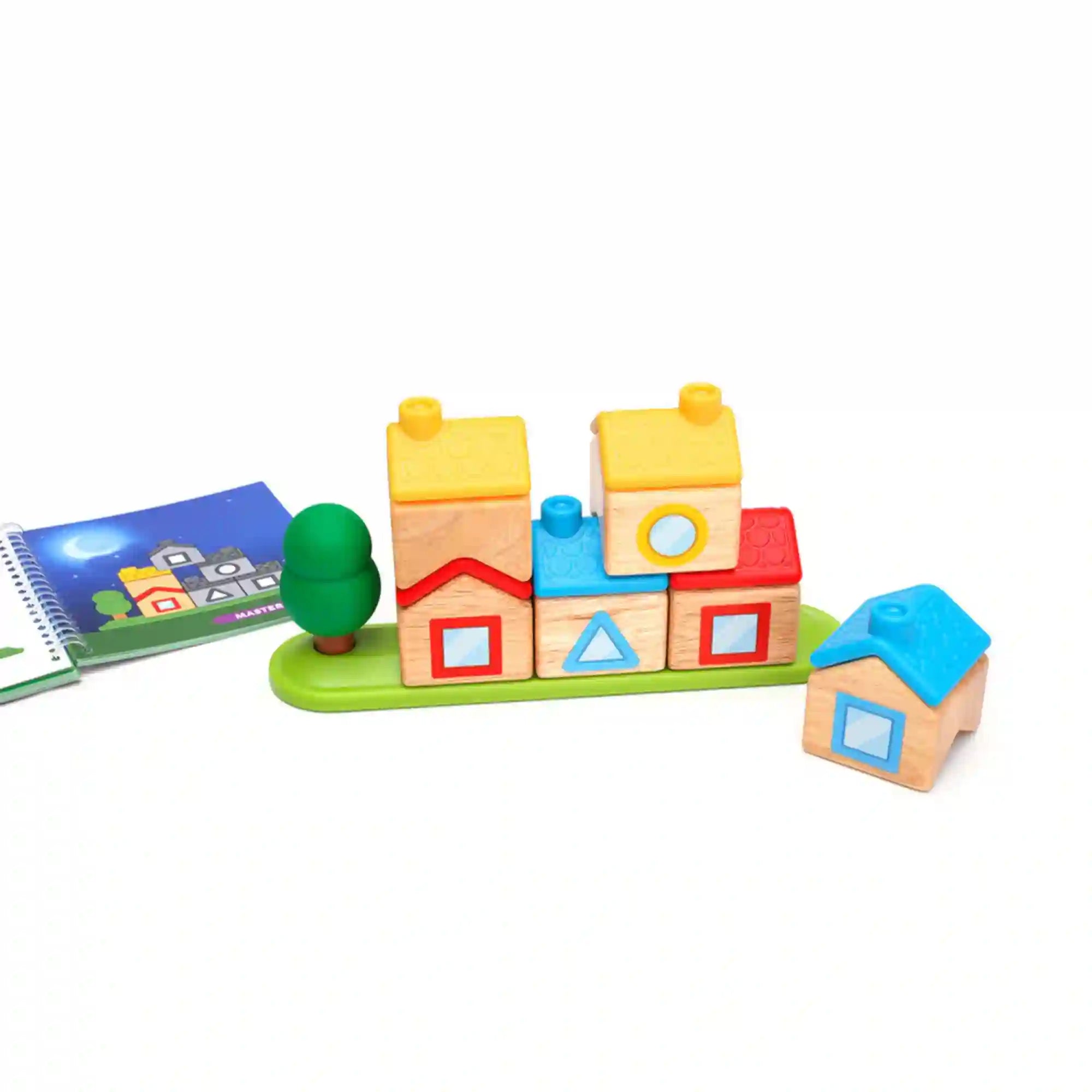 Smart Games Logic Lane preschool puzzle game fa házikóelemekkel, feladványfüzettel és különböző építési megoldásokkal gyerekeknek.