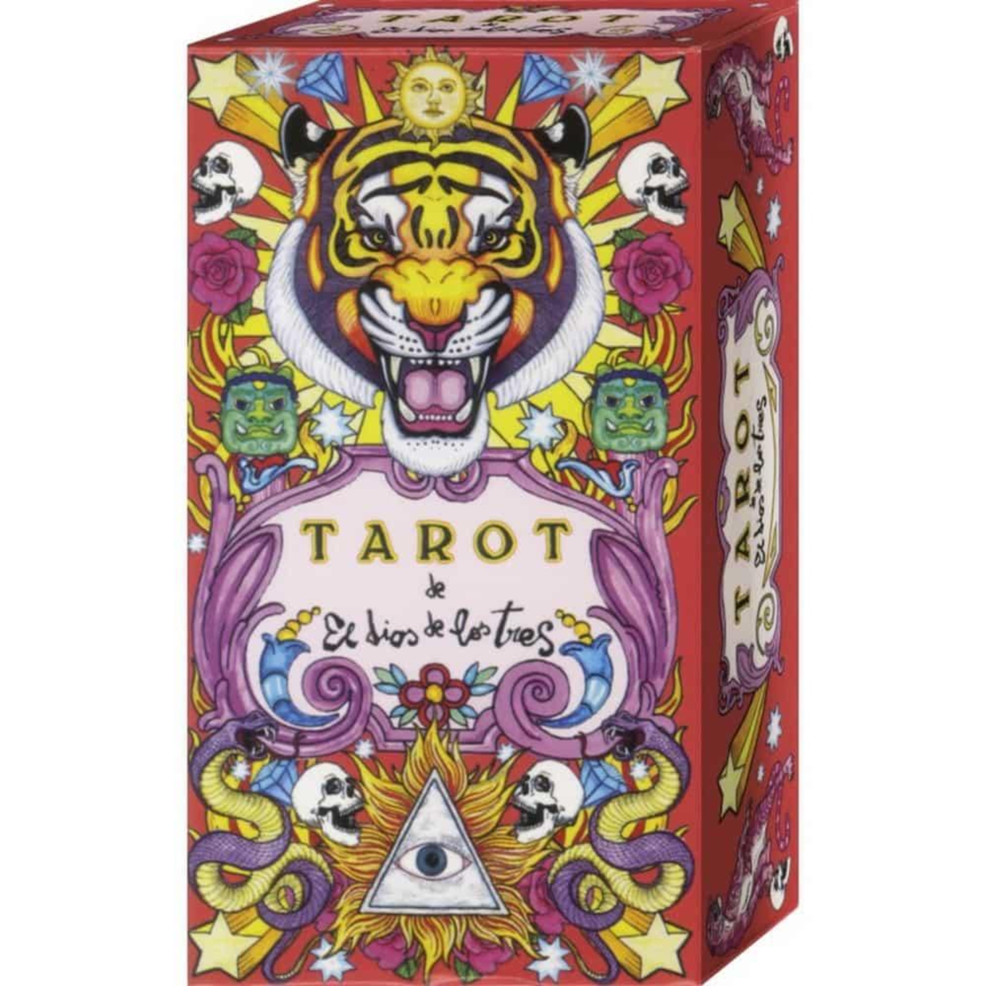 Ez a kép az „El Dios de los Tres” tarot pakli szemet gyönyörködtető dobozát ábrázolja, melyen egy tigris dominál, élénk, pszichedelikus színekkel körülölelve. A doboz központi eleme a haragos tigrisfej, fölötte egy nap arc és csillagok, körülötte koponyák, színes kígyók, ékszerek és egy szemmel ellátott háromszög szimbólum is látható. A doboz látványos, részletgazdag illusztrációi spirituális és misztikus jelentéseket idéznek. 