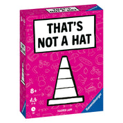 A képen a That’s Not a Hat partijáték doboza látható, amely élénk rózsaszín háttérrel és játékos ikonokkal (bicikli, kenyér, napernyő stb.) van díszítve. A doboz közepén egy fehér tábla látható fekete kerettel, benne a játék címe: THAT’S NOT A HAT. Alatta egy stilizált fekete-fehér közlekedési bója látszik – utalva arra, hogy ez bizony nem egy kalap. A bal alsó sarokban a játék korosztályi ajánlása (8+), játékosszám (3–8 fő), és játékidő (15 perc) szerepel, jobb alul pedig a Ravensburger logója. 