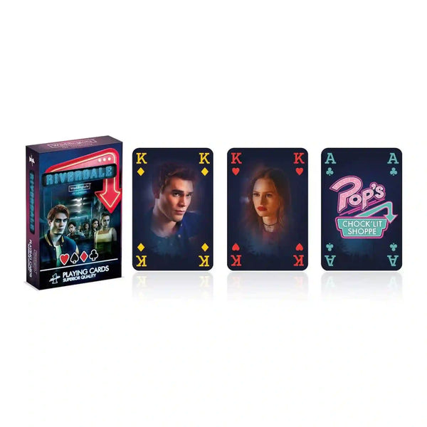 Waddingtons of London Riverdale játékkártya szett, ahol a doboz mellett karakteres kártyalapok láthatók, Archie és Veronica portréival, valamint Pop’s Chock’lit Shoppe dizájnnal.