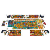 A Zugkocsma társasjáték teljes tartalma kiterítve: játéktáblák, játékostáblák, kártyák, jelölők, figurák és egyéb kiegészítők.