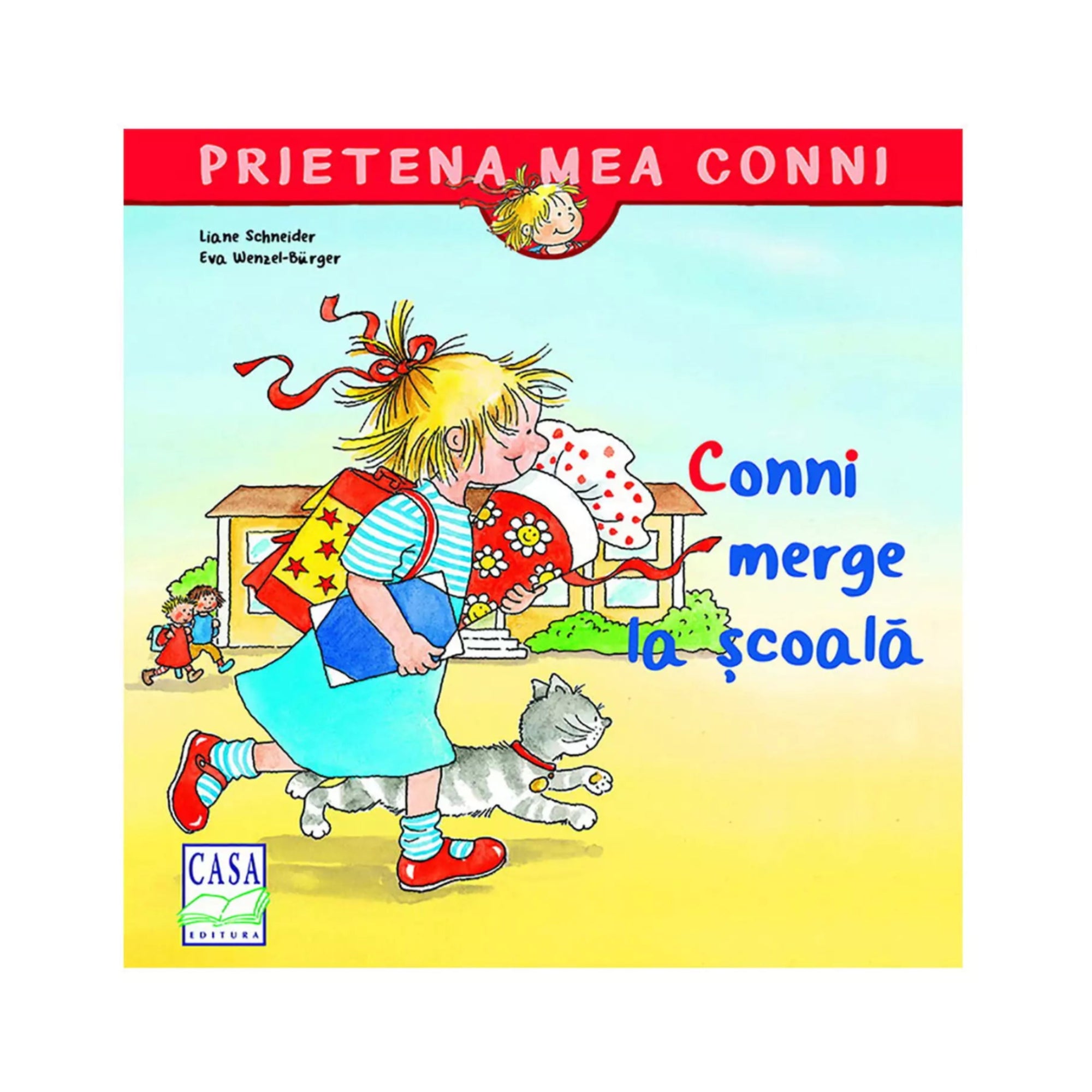 „Conni merge la școală – gyerekkönyv borítója, amelyen Conni iskolatáskával, virágcsokorral és könyvvel a kezében vidáman siet az iskolába, mellette egy macska.”