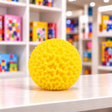 Cool Mix Squishy: Bolyhos tapintású labda 6 cm stresszlevezető játék (sárga)